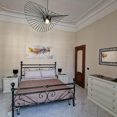 Ferienwohnung Casa In Centro Ventimiglia Exterior foto