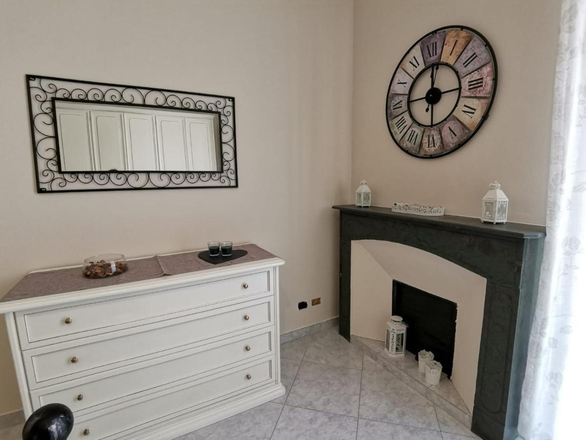 Ferienwohnung Casa In Centro Ventimiglia Exterior foto