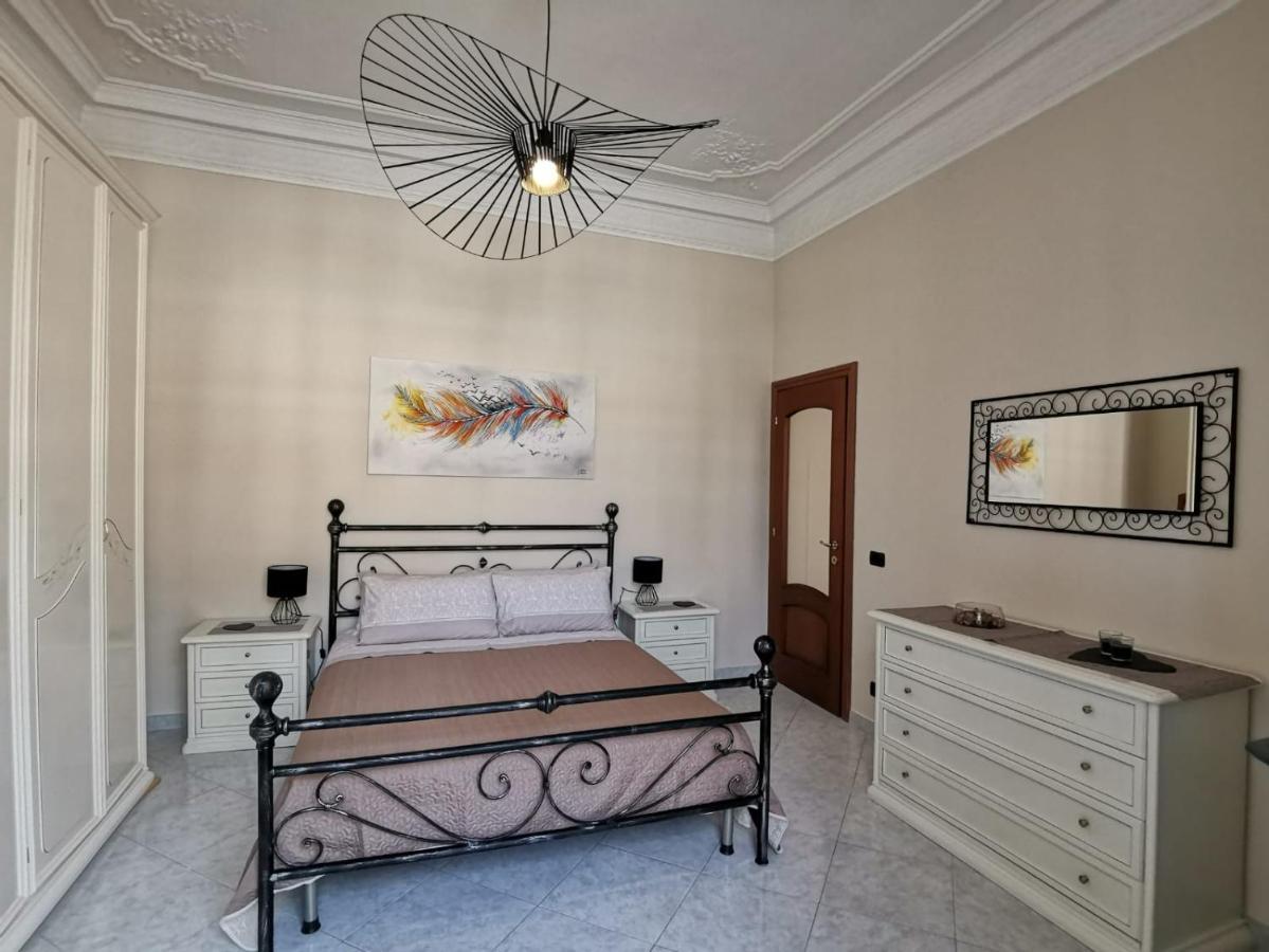 Ferienwohnung Casa In Centro Ventimiglia Exterior foto
